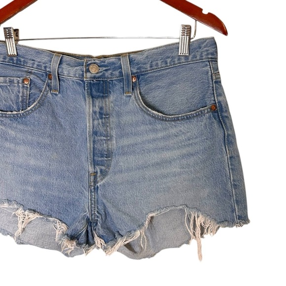 Levi's 501® Original Fit High Rise Women's Shorts- Size 30 - Picture 7 of 14